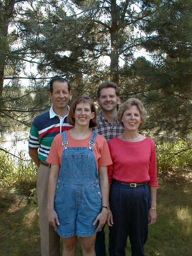 1999-08-24.portrait.lake_cabin.snyder_family.2.cook.mn.us 