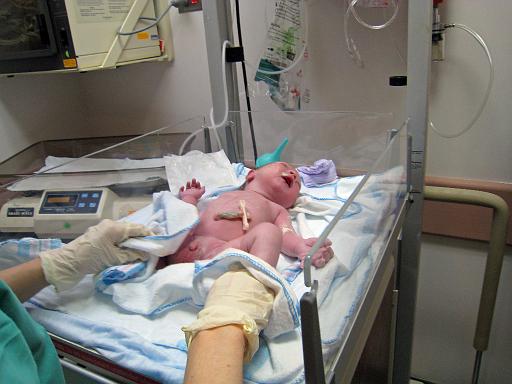 2007-07-25.portrait.hospital.baby_newborn.02.ronan-snyder.southfield.mi.us 