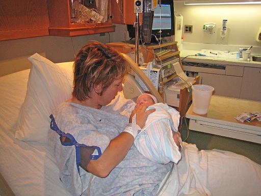 2007-07-25.portrait.hospital.baby_newborn.07.nessa-ronan-snyder.southfield.mi.us 