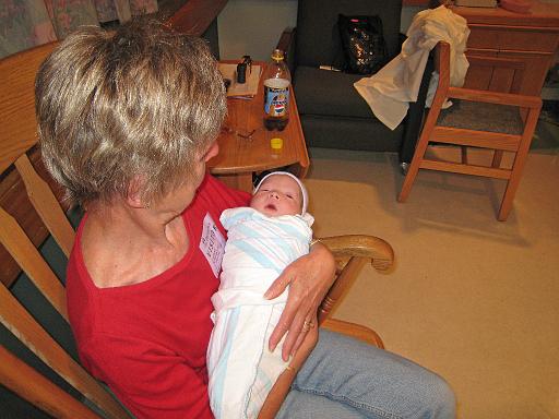 2007-07-25.portrait.hospital.baby_newborn.11.sandy-ronan-snyder.southfield.mi.us 