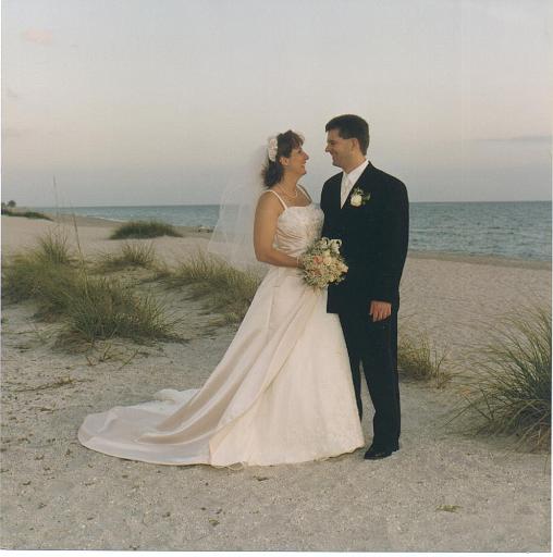 2002-05-11.wedding.kevin-nessa.beach.kevin-nessa-snyder.07.venice.fl.us 