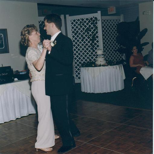 2002-05-11.wedding.kevin-nessa.reception.dance.kevin-sandy-snyder.1.fav.venice.fl.us 