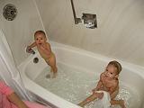 2006-11-03.bath.grace-seren-snyder.nashville.tn.us.jpg