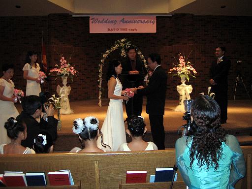 2006-08-19.wedding.10th_year_anniversary.dan-michelle.ceremony.06.windsor.ca 