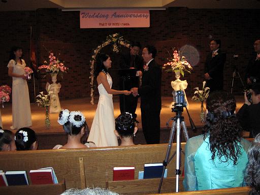 2006-08-19.wedding.10th_year_anniversary.dan-michelle.ceremony.07.windsor.ca 