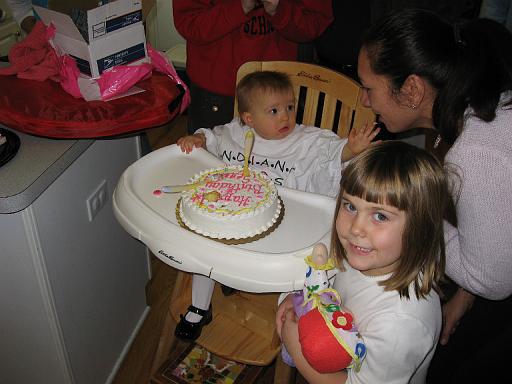 2006-11-19.seren.1yr_birthday.cake.11.seren-snyder.livonia.mi.us 