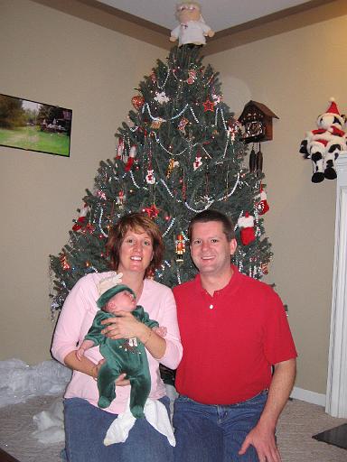 2005-12-18.christmas.baby.kevin-nessa-seren-snyder.1.livonia.mi.us 