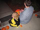 2007-10-31.halloween.07.bee.seren-kevin-snyder.livonia.mi.us.jpg