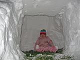 2007-12-16.snow_play.quinzhee.seren-snyder.14.livonia.mi.us.jpg