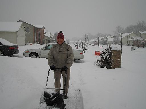 2005-12-15.snow_thrower.arthur.2.livonia.mi.us 
