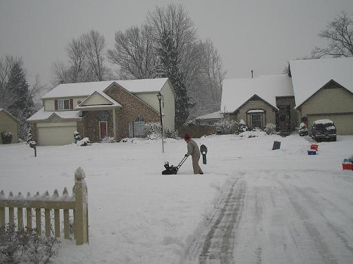 2005-12-15.snow_thrower.arthur.5.livonia.mi.us 