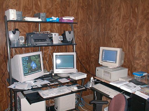 2001-00-00.desk.computer.2.redford.mi.us 