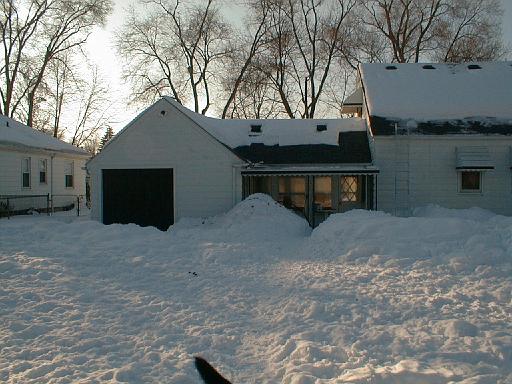 1999-01-17.winter.yard_back.3.redford.mi.us 