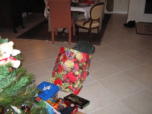 2004-12-25.opening_presents.ethan.3.fav.christmas.venice.fl.us 