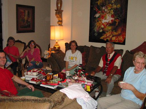 2004-12-25.opening_presents.everyone.snyder.2.christmas.venice.fl.us 