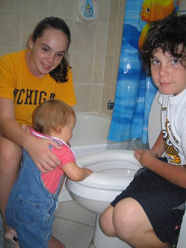 2006-10-22.playtime.toilet.seren-snyder.baby_11_months.2.merritt_island.fl.us 