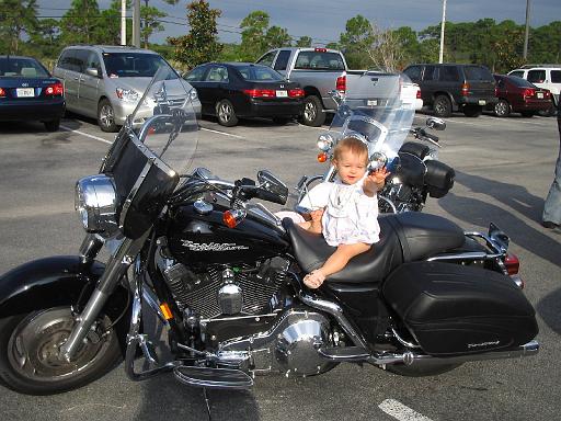 2006-10-23.motorcycle.nessa-seren-snyder.baby_11_months.3.merritt_island.fl.us 