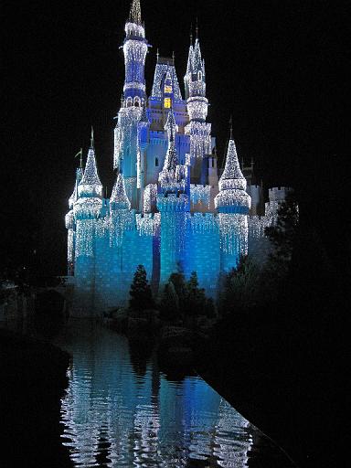 2007-12-23.castle.snow_white.11.magic_kingdom.disney.orlando.fl.us 