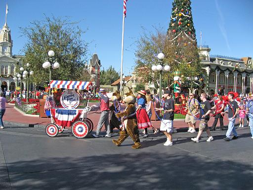 2007-12-23.parade.main_street.04.magic_kingdom.disney.orlando.fl.us 