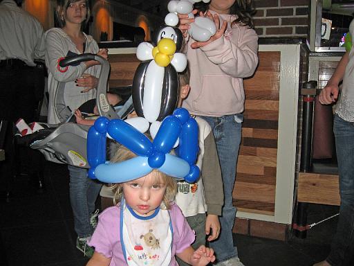 2007-12-23.balloon.crown.07.seren-snyder.orlando.fl.us 