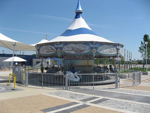 2007-07-07.carousel.1.detroit_river_walk.mi.us 
