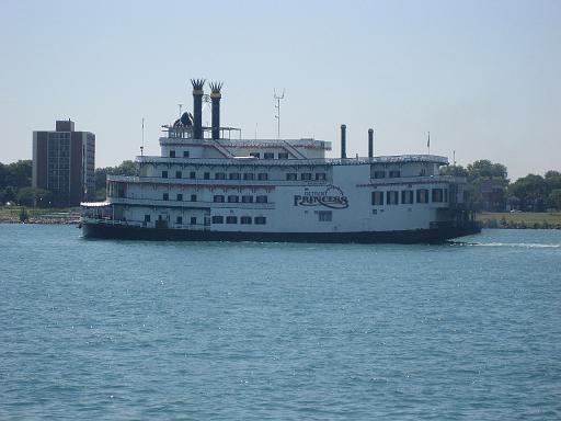 2007-07-07.river_boat.detroit_princess.1.detroit_river_walk.mi.us 