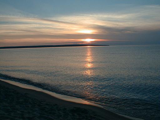 2000-07-06.beach.sunset.3.munising.mi.us 