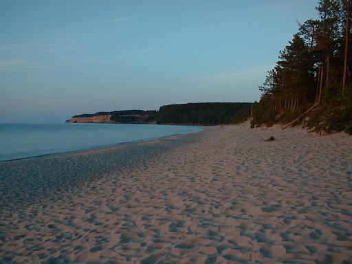 2000-07-06.beach.sunset.6.munising.mi.us 