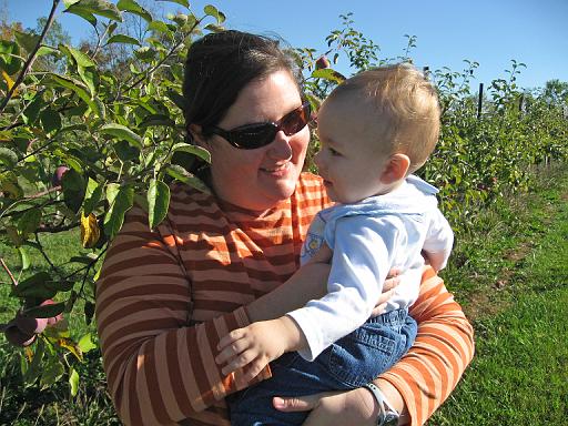 2007-10-09.farm.orchard.apple.25.paige-elliot.plymouth.mi.us 