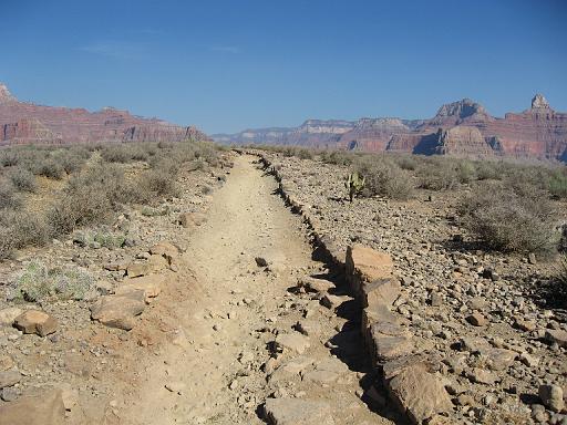 2007-11-17.canyon_return_ascent.bright_angel_trail.005.grand_canyon.az.us 