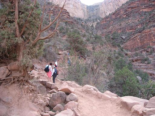 2007-11-17.canyon_return_ascent.bright_angel_trail.069.grand_canyon.az.us 