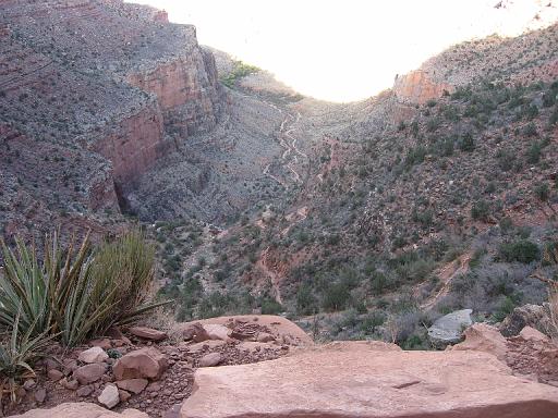2007-11-17.canyon_return_ascent.bright_angel_trail.090.grand_canyon.az.us 