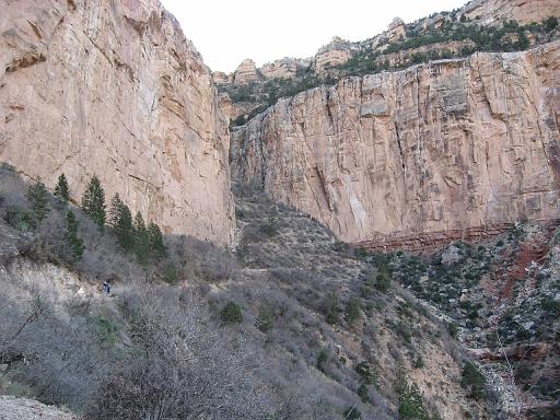2007-11-17.canyon_return_ascent.bright_angel_trail.107.grand_canyon.az.us 