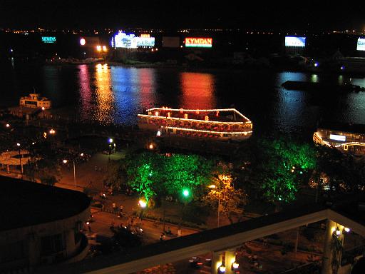2004-07-06.river.night.1.fav.saigon.ho_chi_minh.vn 