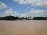 2004-07-05.mekong_delta.loading_ice.my_tho.vn