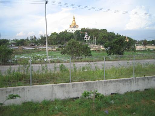 2004-07-09.countryside.temple.1.pattaya.th 