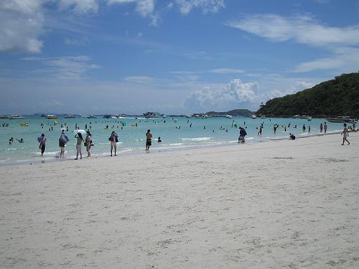 2004-07-10.beach.4.fav.pattaya.th 
